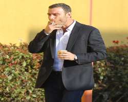 Liev Schreiber smoking